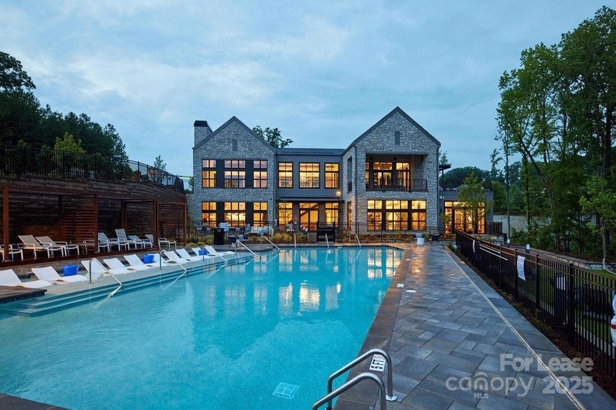 Foto principal - 9132 Senator Royall Dr