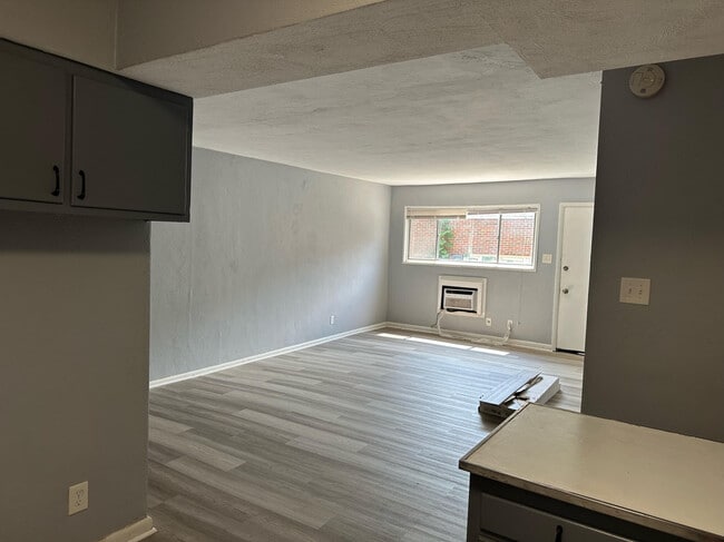 Foto del edificio - 1921 Oxford Cir