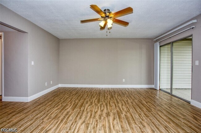 Foto del edificio - 5917 Littlestone Ct
