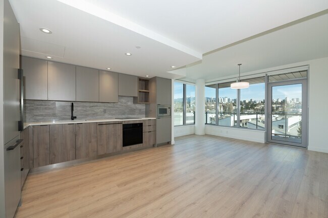 Building Photo - 512-755 Harbourside