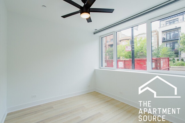 Foto del edificio - 3821 N Ashland Ave