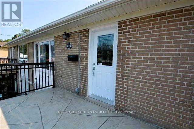 Building Photo - 710 Sunnypoint Dr