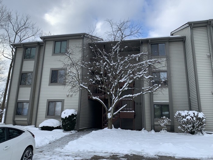 8132 Shorewalk Dr, Indianapolis, IN 46236 House Rental in Indianapolis, IN