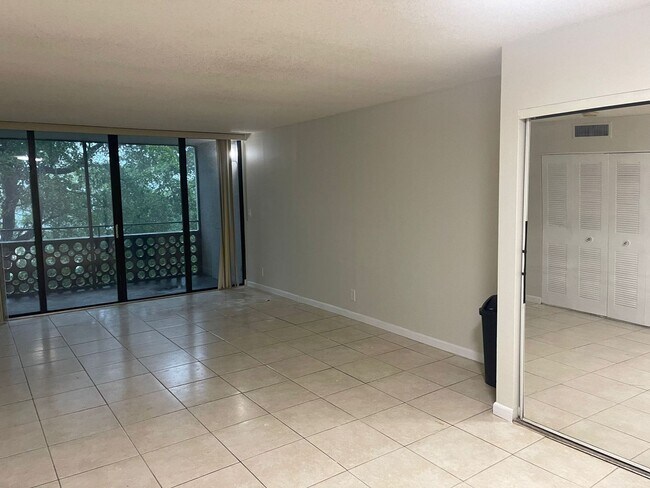 Foto del edificio - 1Bed/1.5 Bath