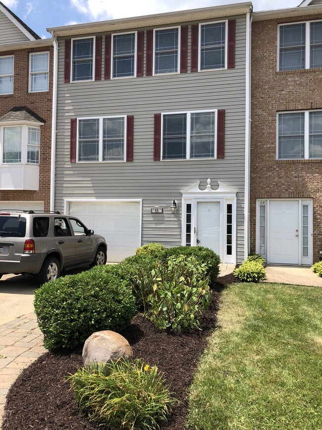 Building Photo - 68 Baltusrol Dr