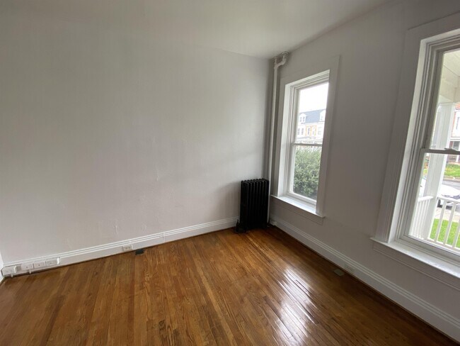 Foto del edificio - 256 W Jackson St