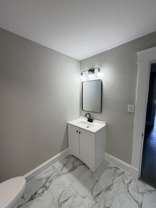 Building Photo - 3109 5th Ave