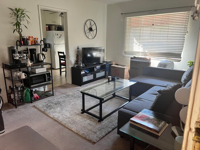 pruebe la sala de estar - 24 St. Joseph Avenue