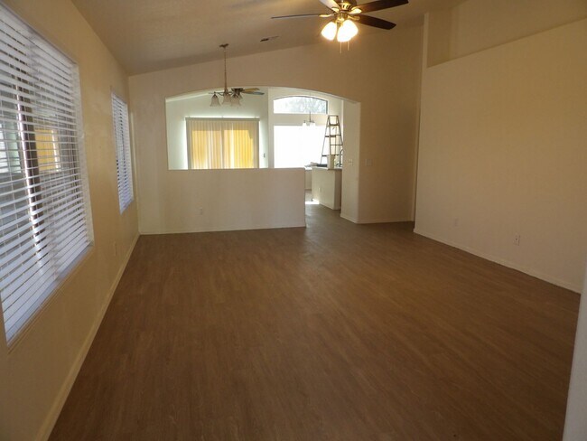 Foto del edificio - 3bed/2bath + Den in Apache Junction