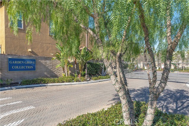 Building Photo - 10815 Lotus Dr