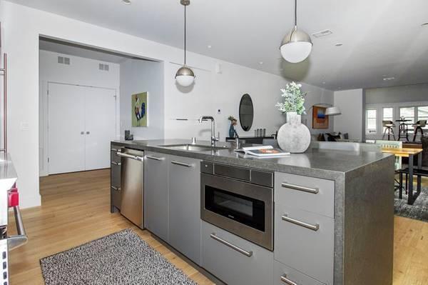 Building Photo - 3 bedroom in San Francisco CA 94108