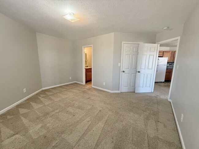 Building Photo - 1006 Brookhollow Dr