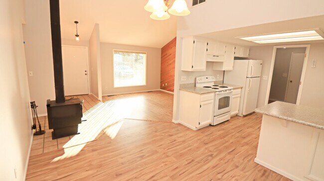 Building Photo - Almost 1/2 acre 3/2 home recently updated ...