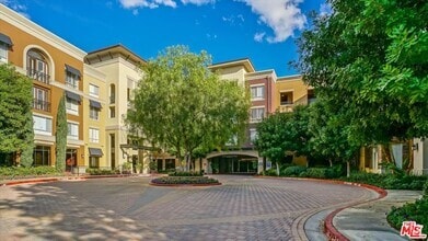 Building Photo - 24535 Town Center Dr