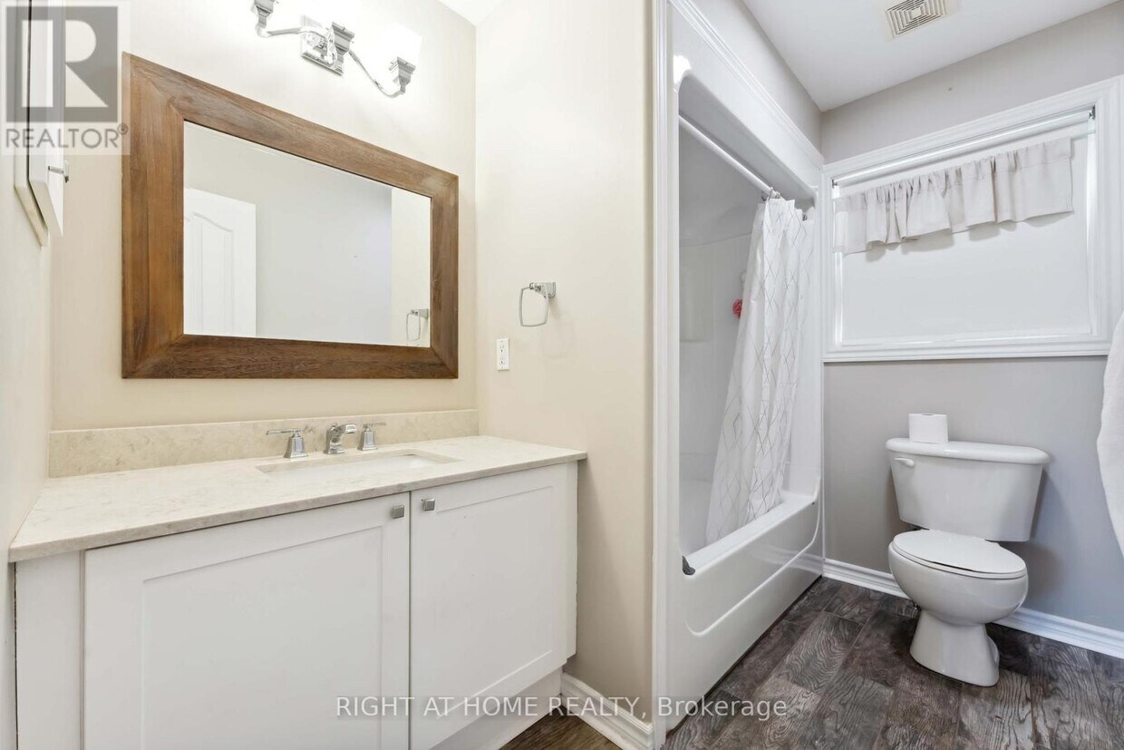 Photo principale - 115 Woliston Crescent
