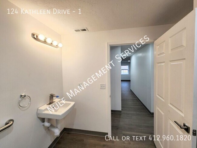 Foto del edificio - 124 Kathleen Dr