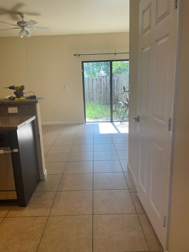Foto del edificio - 755 SE 32nd Terrace