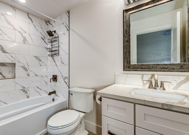 Foto del edificio - 1327 Crestview Ct