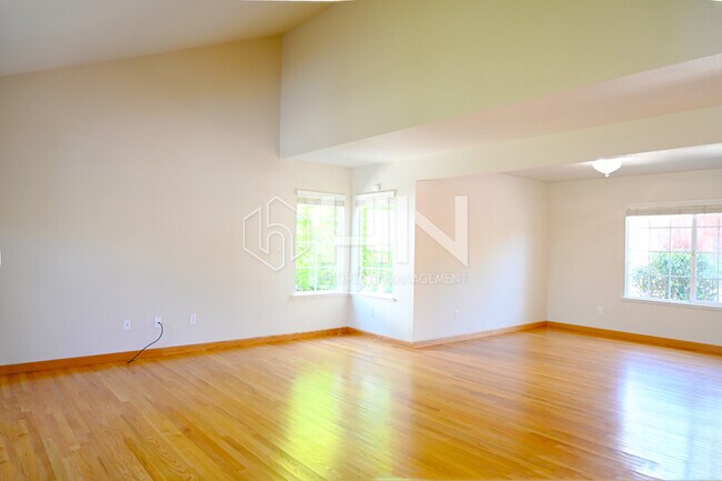Building Photo - 664 Prada Dr
