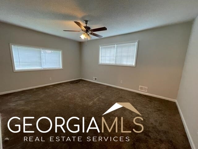 Foto del edificio - 3113 E Chapel Cir