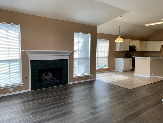Foto del edificio - 6705 Misty Hollow Dr