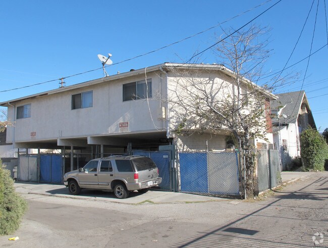 Foto del edificio - 118 N Avenue 56