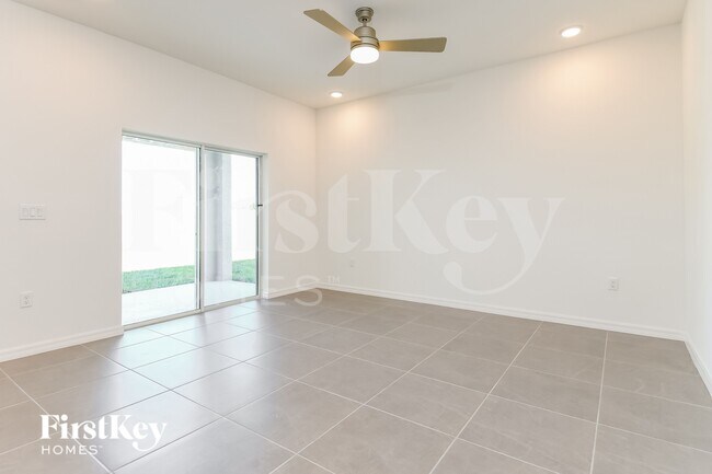 Foto del edificio - 1232 Spokane Pt