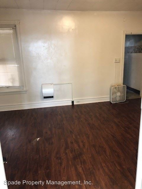 Building Photo - 1016 S Hall St