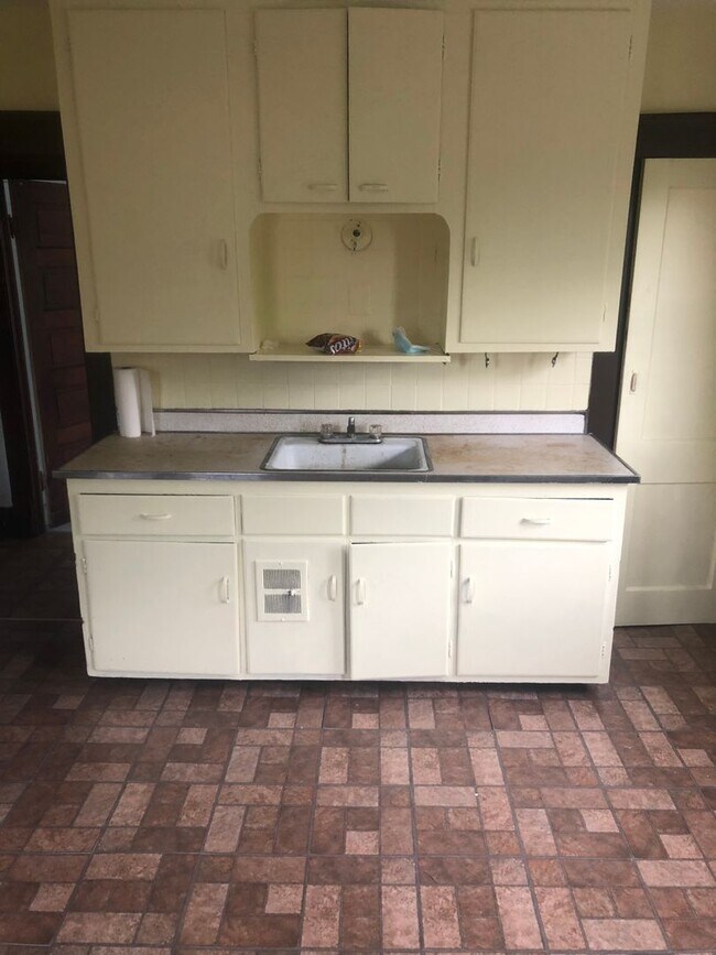Foto del edificio - 2624 E 114th St