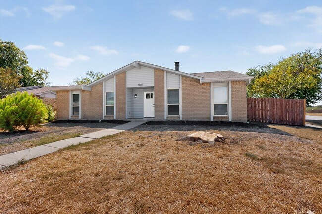 Foto del edificio - 5601 Truitt St