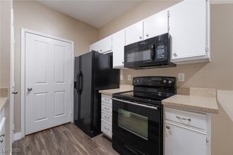 Building Photo - 2900 Sunridge Heights Pkwy