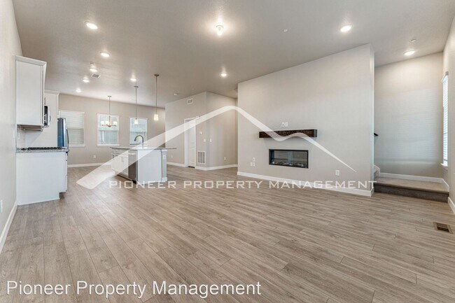 Building Photo - 3 br, 4 bath House - 1565 W 68th Ave.