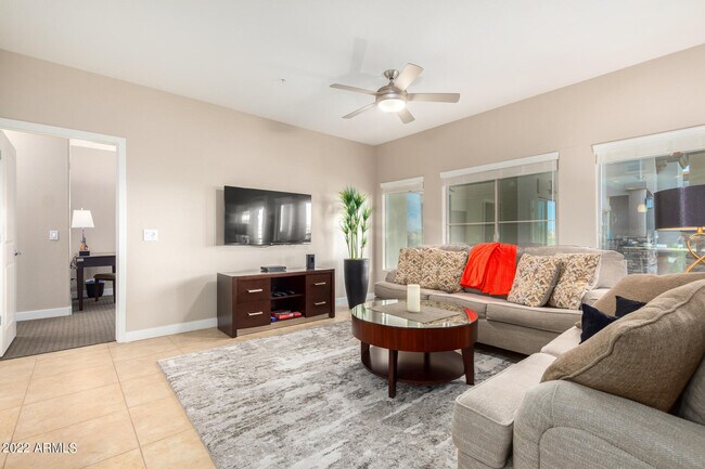 Foto del edificio - 5450 E Deer Valley Dr