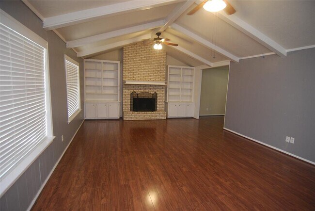 Building Photo - 726 Thornwood Dr