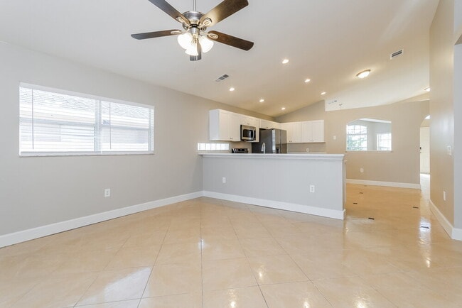 Building Photo - 3049 Rob Way