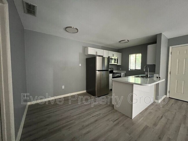 Foto del edificio - 4955 Orange Blvd