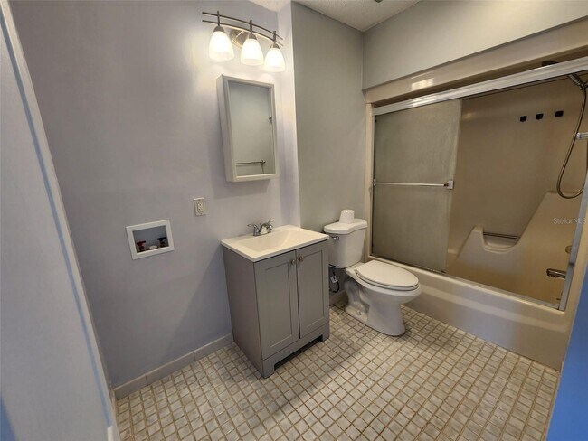 Foto del edificio - 14800 Walsingham Rd