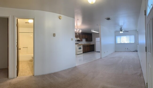 Foto del edificio - 1120 N Oak St