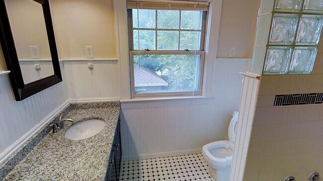 Foto del edificio - 1501 S State St