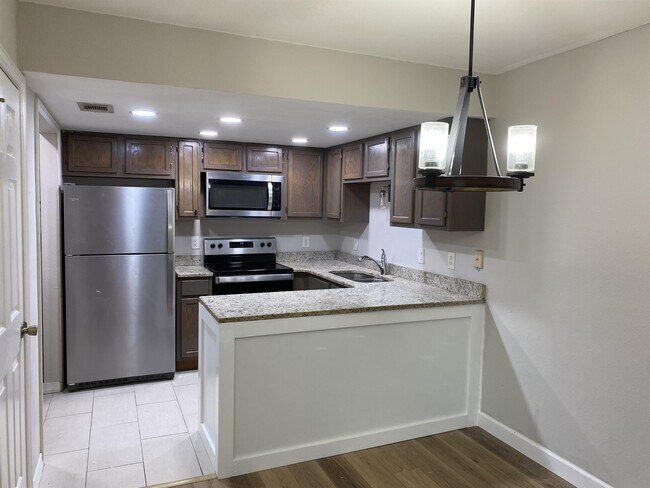 Building Photo - 184 Windtree Ln