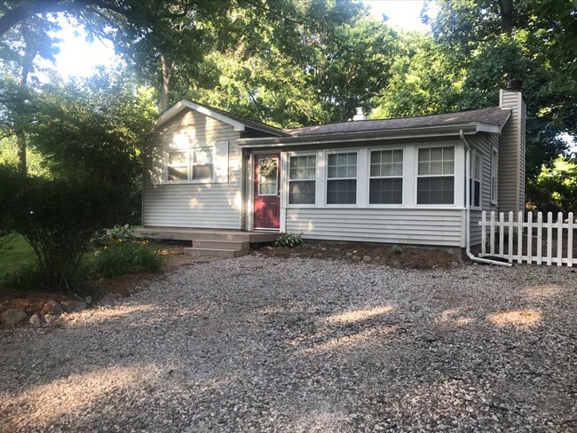 Building Photo - 3799 Fieldview Ave
