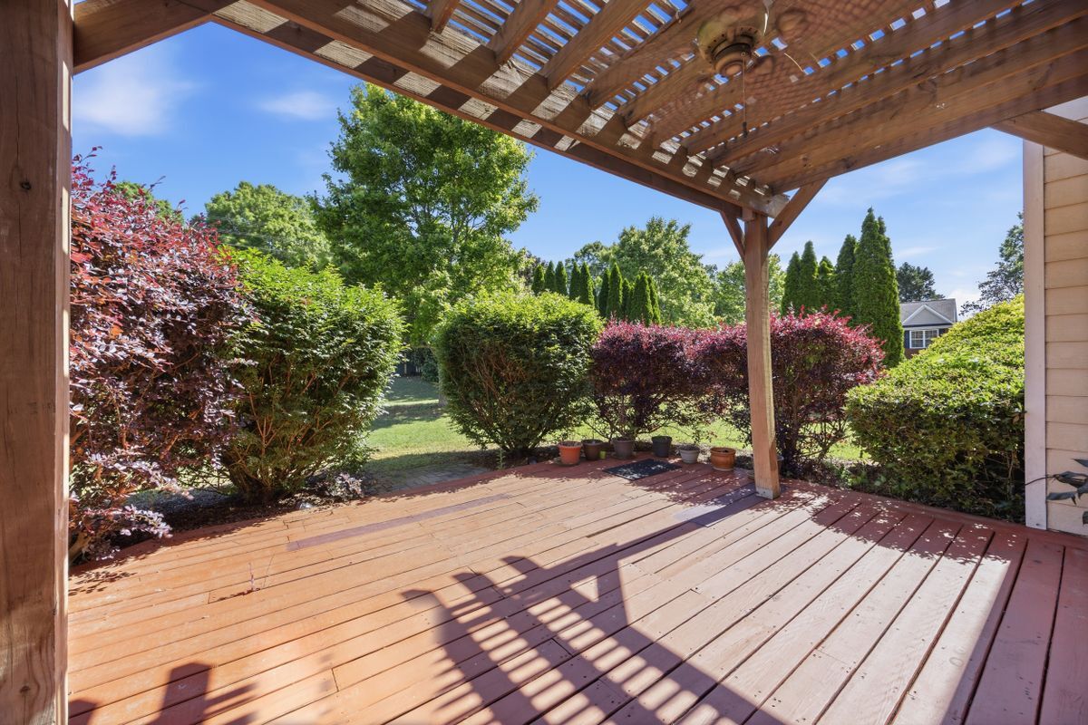 Foto del edificio - 1650 Huntcrest Way SW
