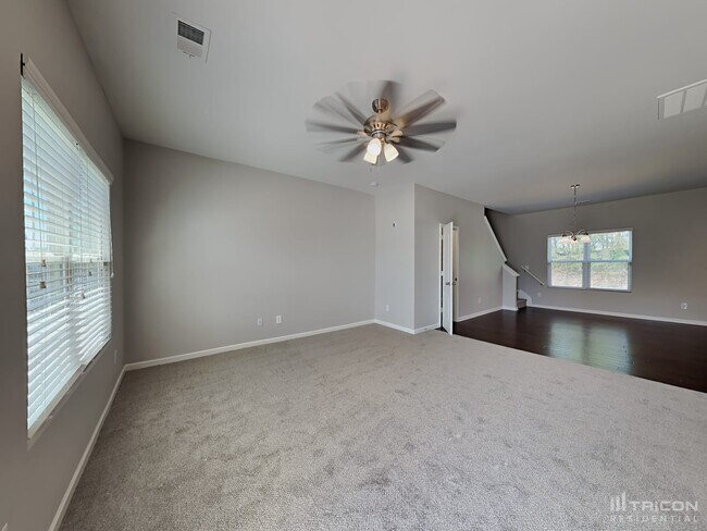 Building Photo - 2625 Meadow Crossing Dr
