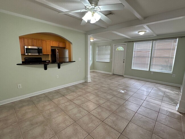 Foto del edificio - Seaside Retreat: Charming 2-Bed Home Near ...