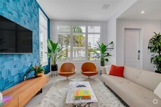 Building Photo - 3404 Ponce de Leon
