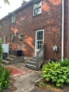 Building Photo - 1930 Guernsey Ave