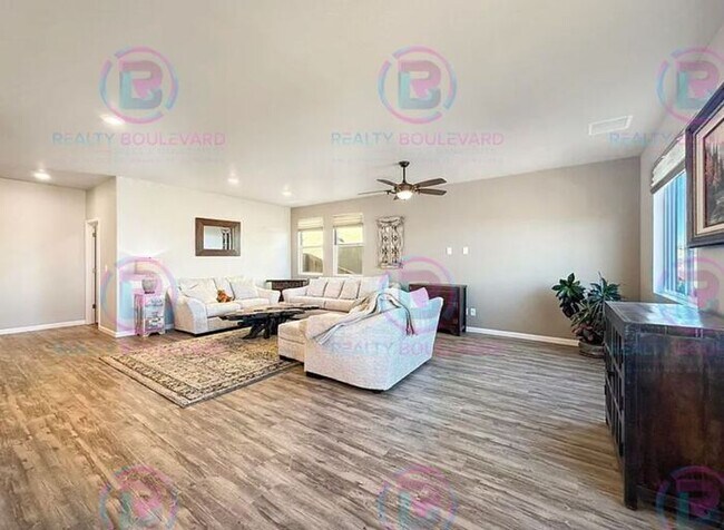 Building Photo - **1/2 Month Free!!** Modern 3-Story Home w...
