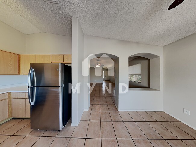 Building Photo - 4641 S Fenwick Dr