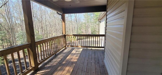 Foto del edificio - 123 Ridge Crest Ct