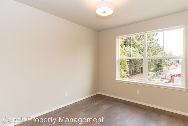 Building Photo - 2362 NE Keats Dr